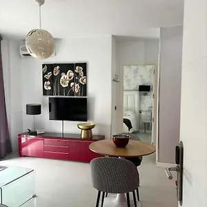 https://apartamentos-abril.es-andalucia.com